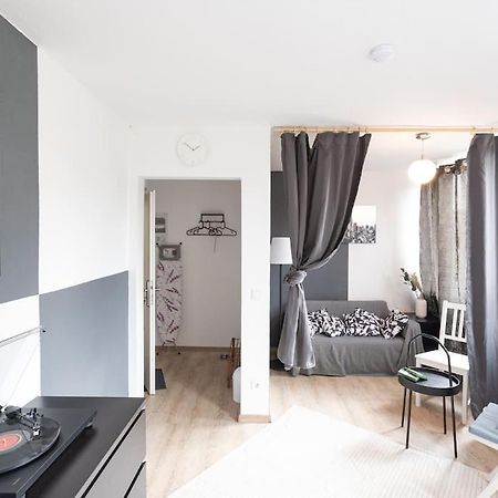 - Nice New York Apartment In The Heart Of Duisburg - Betten & Sofa - 5 Mins Central Station Hbf - Big Tv & Wifi - Exterior foto