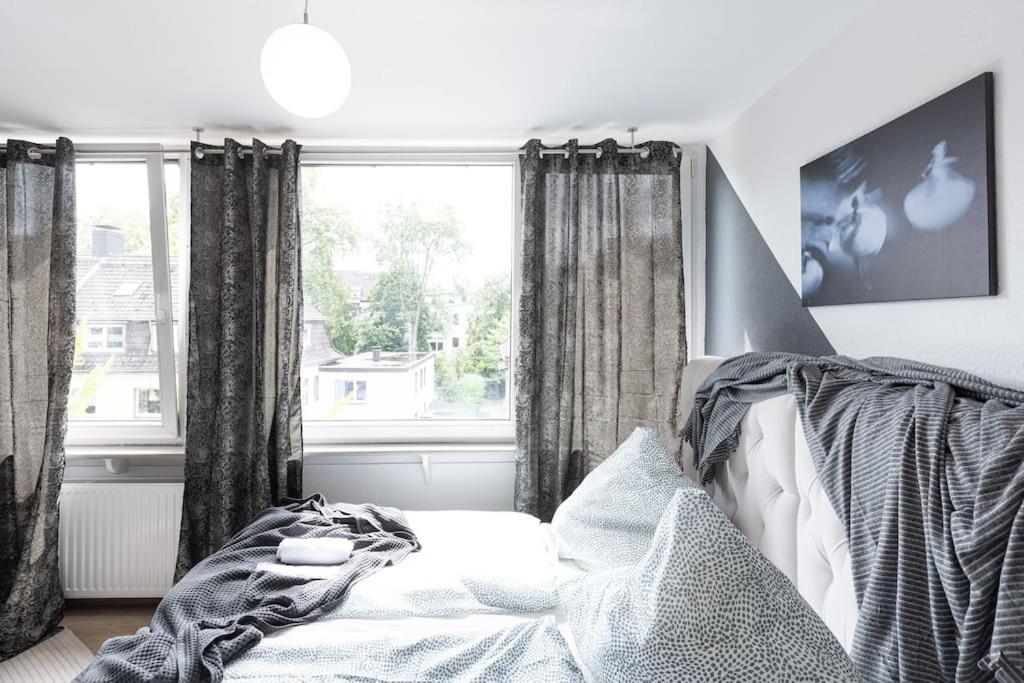 - Nice New York Apartment In The Heart Of Duisburg - Betten & Sofa - 5 Mins Central Station Hbf - Big Tv & Wifi - Exterior foto